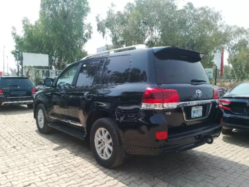 Toyota Land Cruiser   - 2015