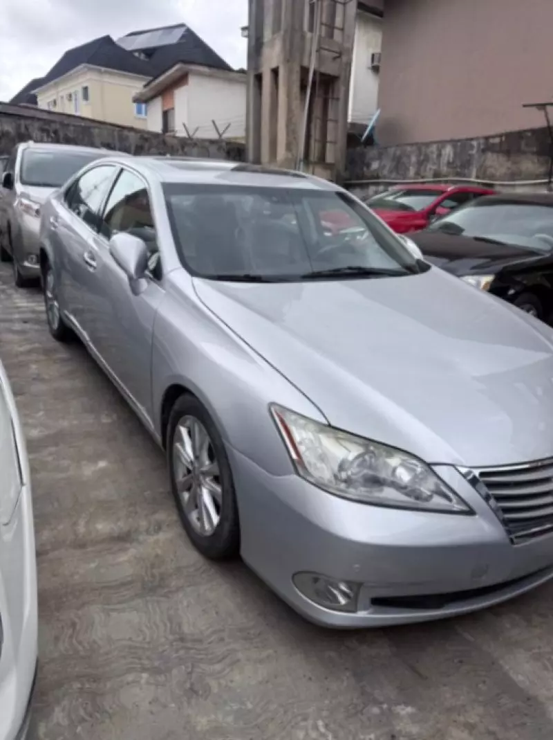 Lexus ES 350   - 2012