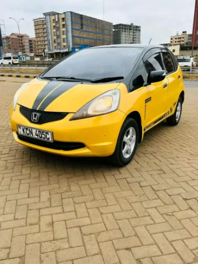 Honda Fit   - 2010