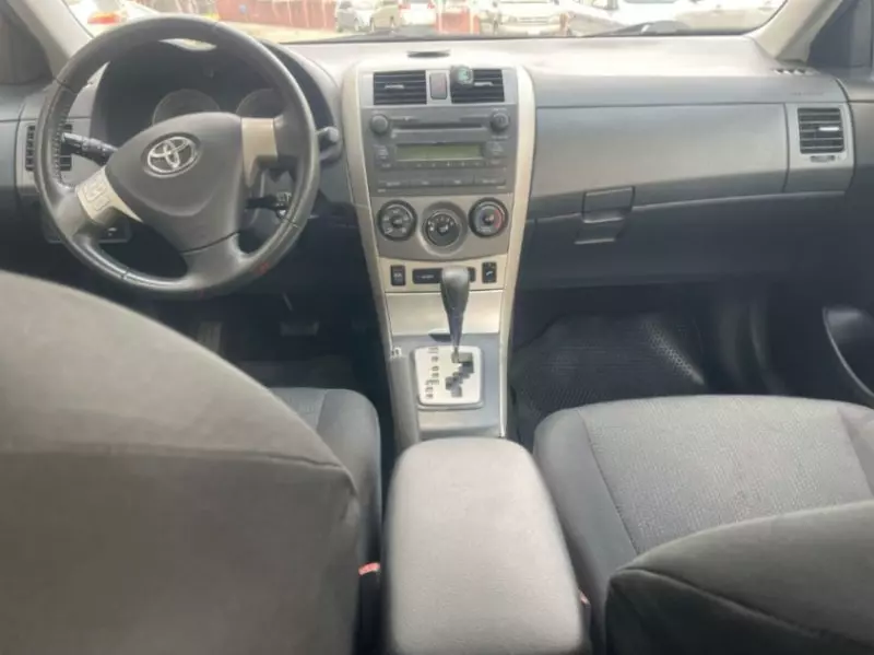 Toyota Corolla   - 2010