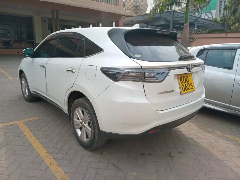 Toyota Harrier   - 2014