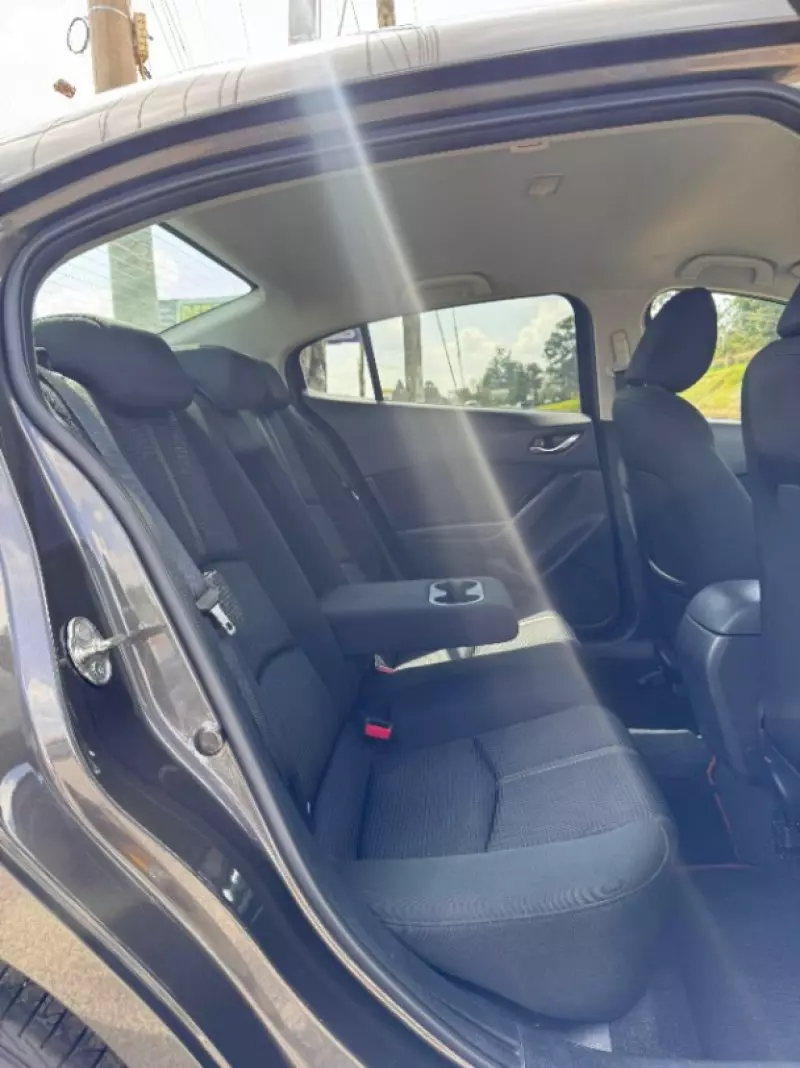 Mazda Axela    - 2018