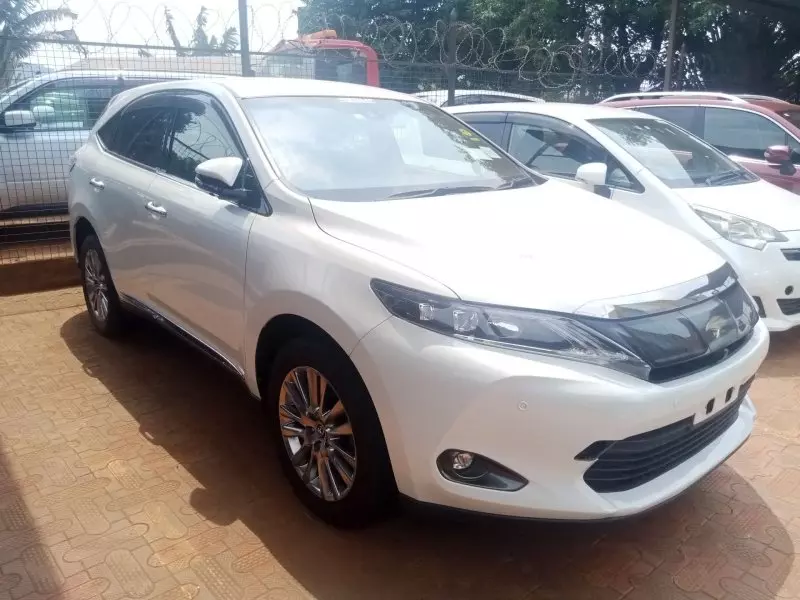 Toyota Harrier   - 2016