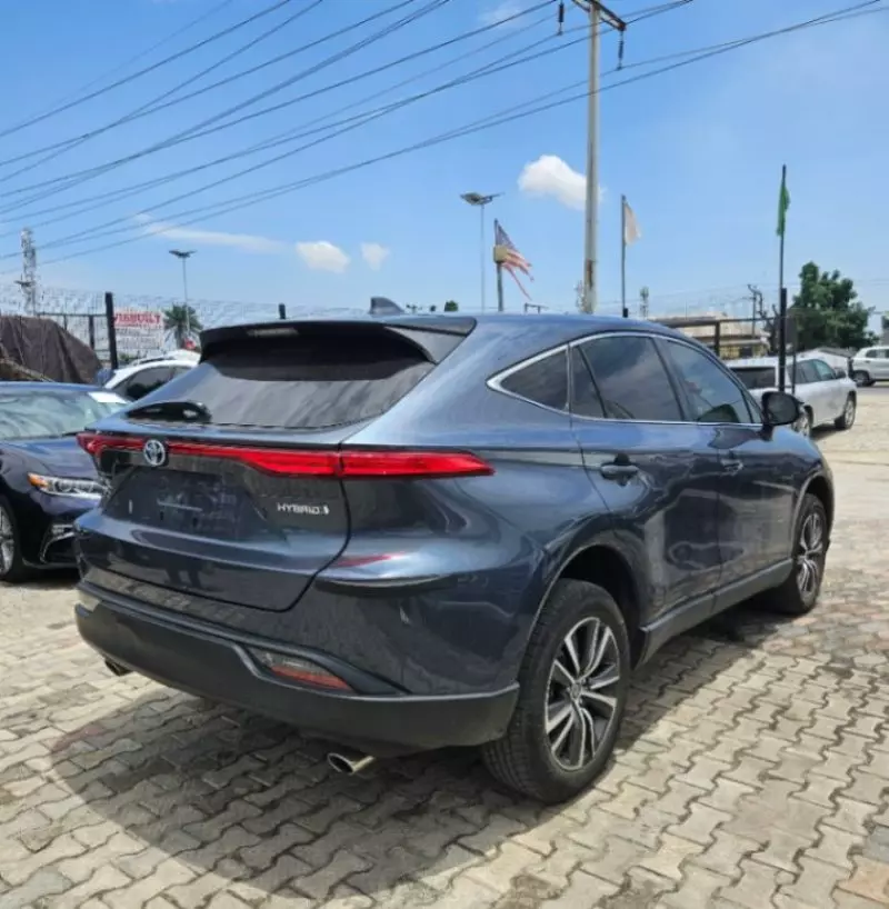 Toyota Venza   - 2022