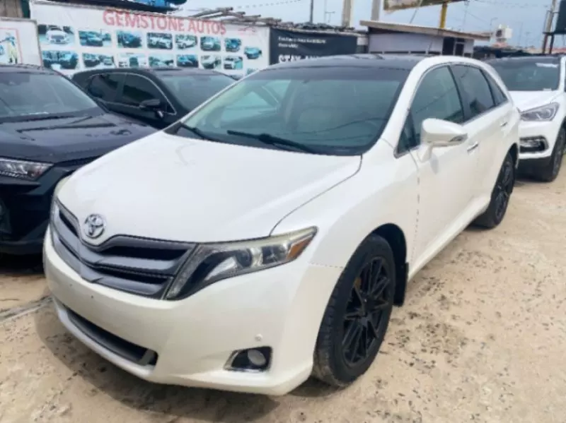 Toyota Venza   - 2015