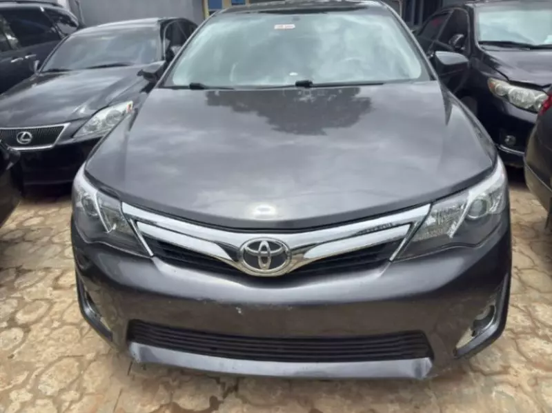 Toyota Camry   - 2012