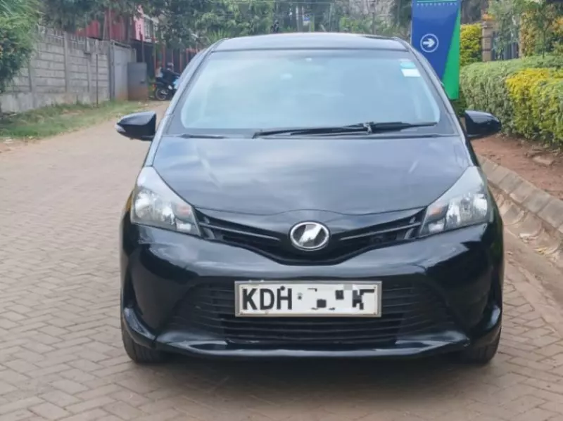 Toyota Vitz   - 2014