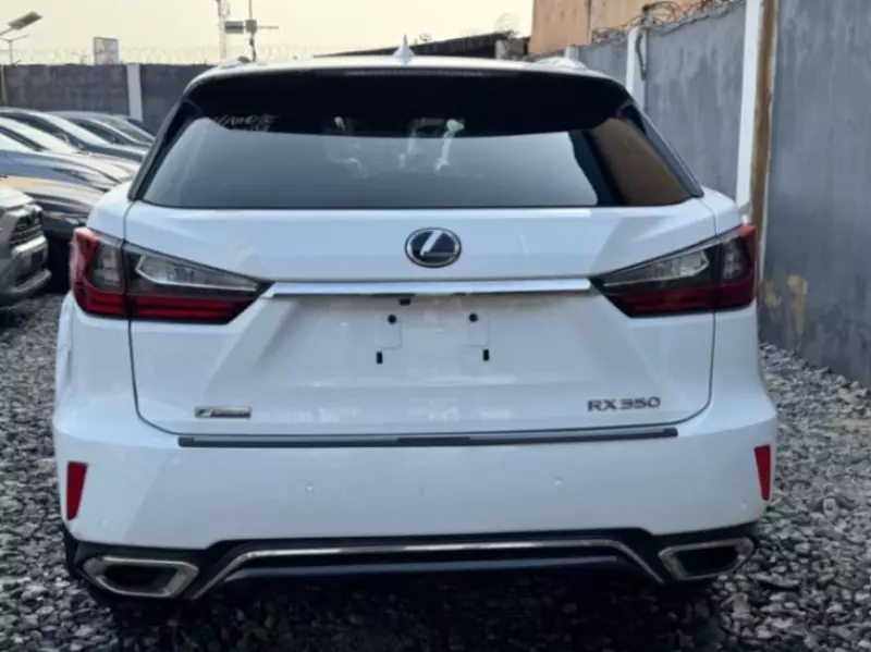 Lexus RX   - 2019