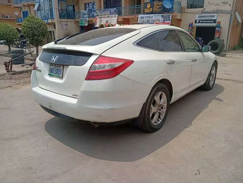 Honda Crosstour   - 2011
