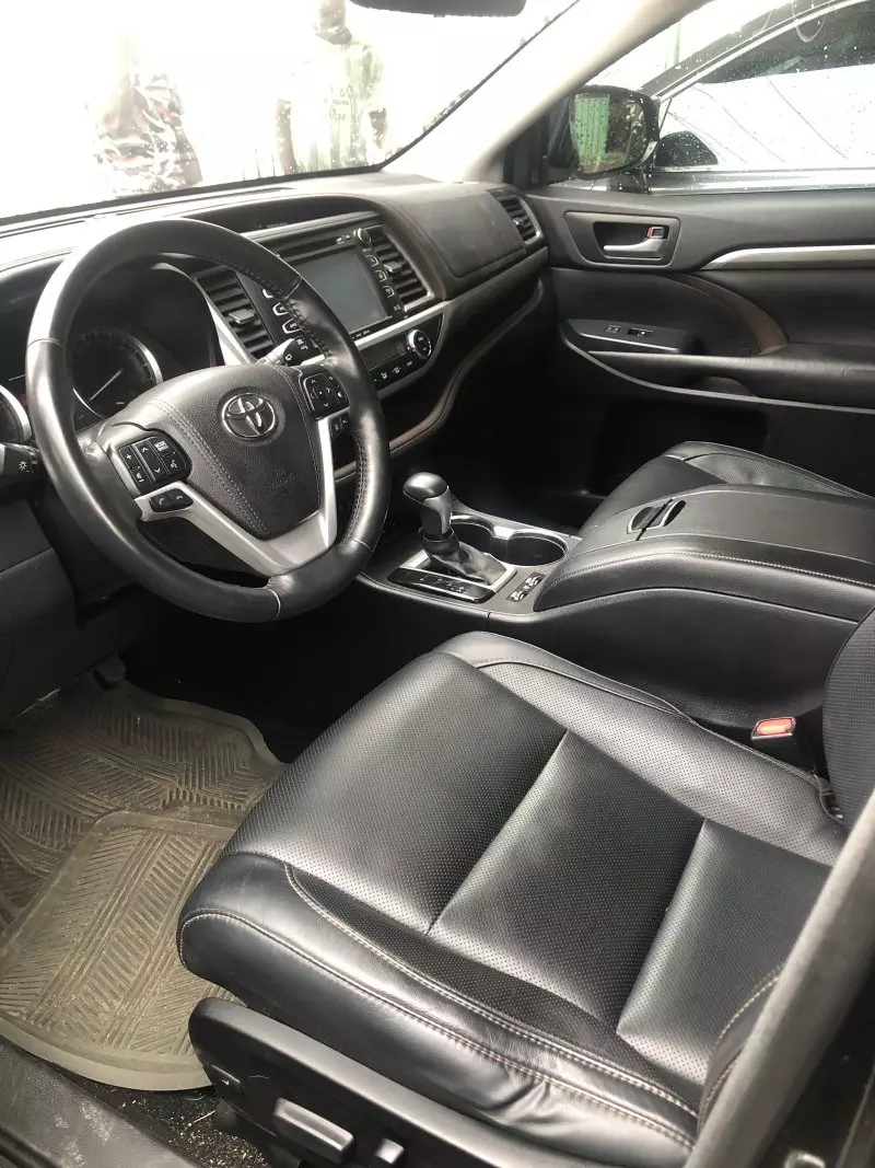 Toyota Highlander   - 2017