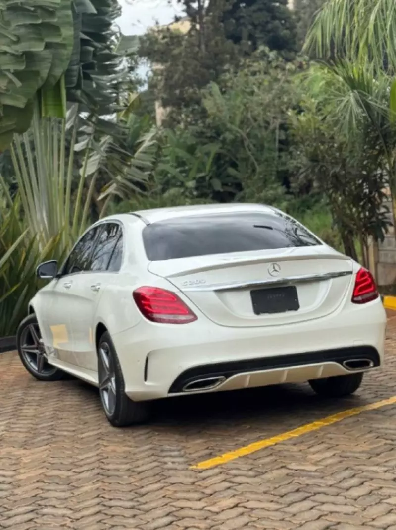 Mercedes-Benz C200   - 2017