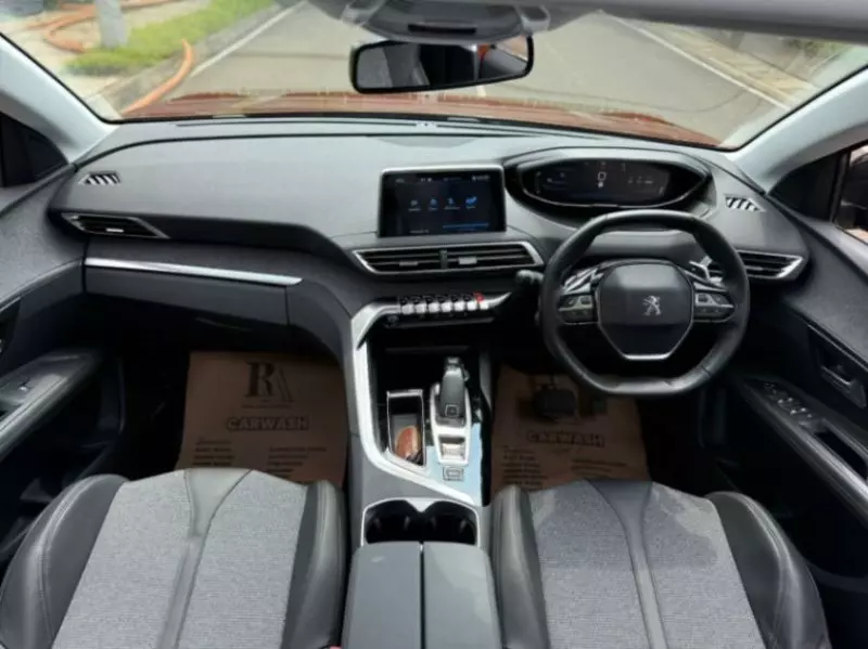 Peugeot 3008   - 2018