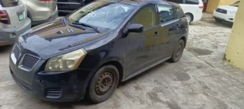 Pontiac Vibe   - 2009