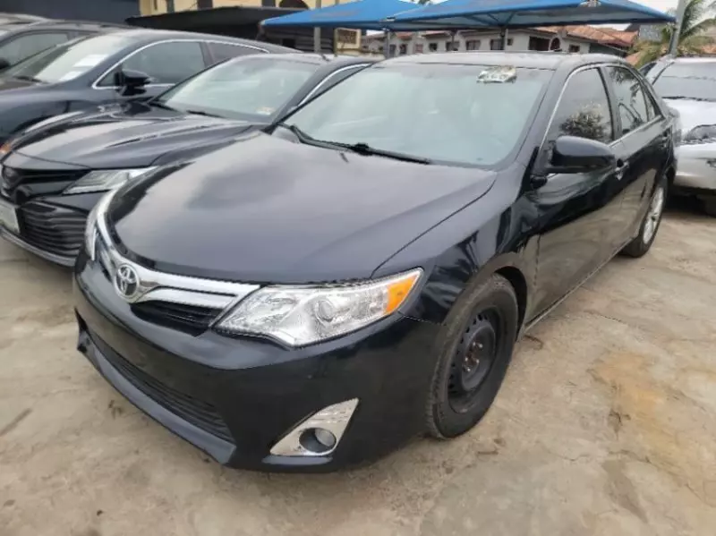 Toyota Camry - 2012