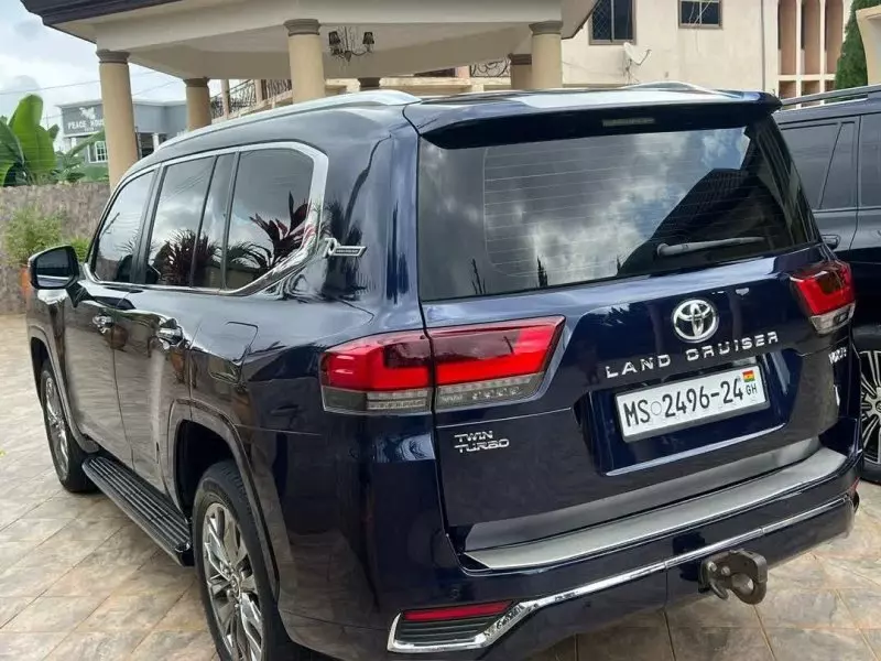 Toyota Land Cruiser VX   - 2021