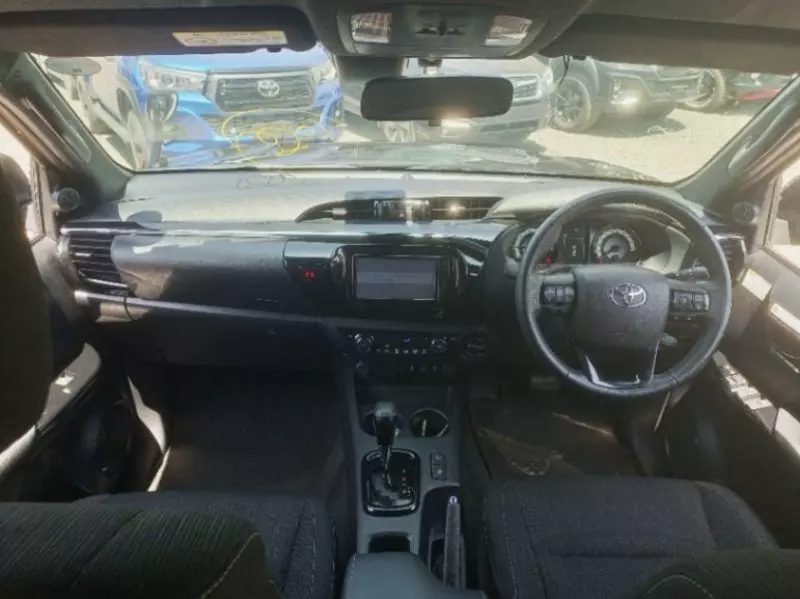 Toyota Hilux   - 2019