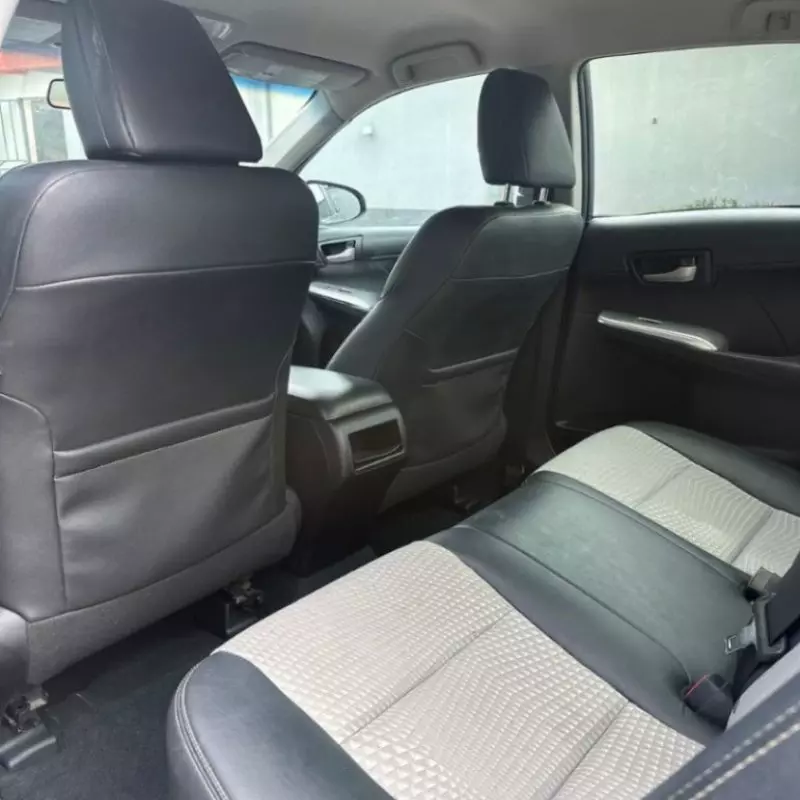 Toyota camry   - 2012