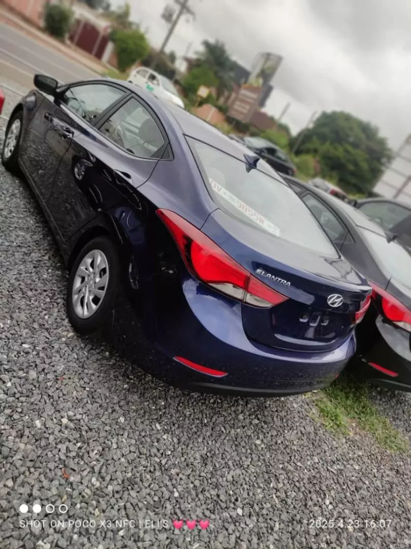 Hyundai Elantra   - 2014
