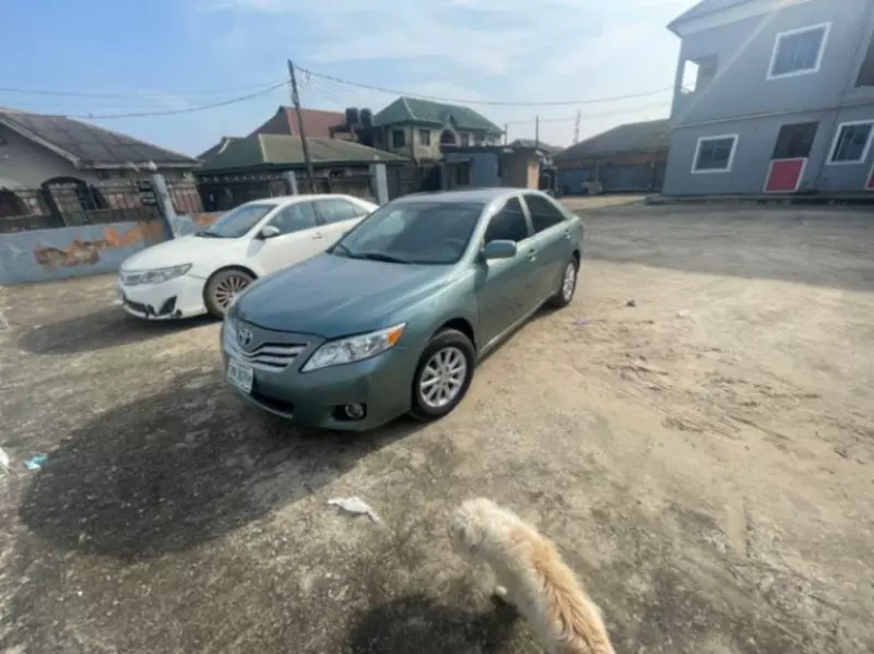 Toyota Camry   - 2009
