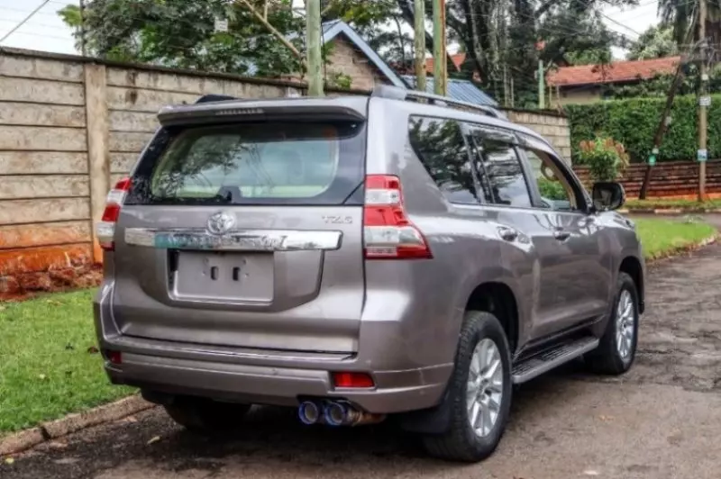 Toyota Land Cruiser   - 2015