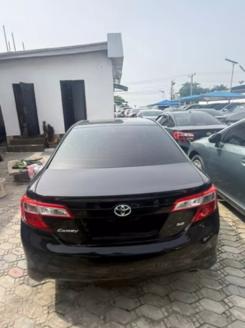 Toyota Camry   - 2013