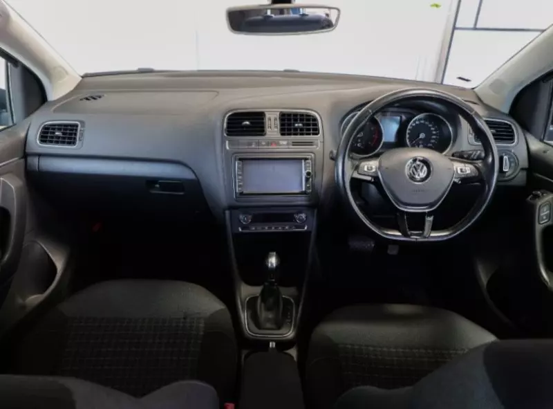 Volkswagen Polo   - 2017