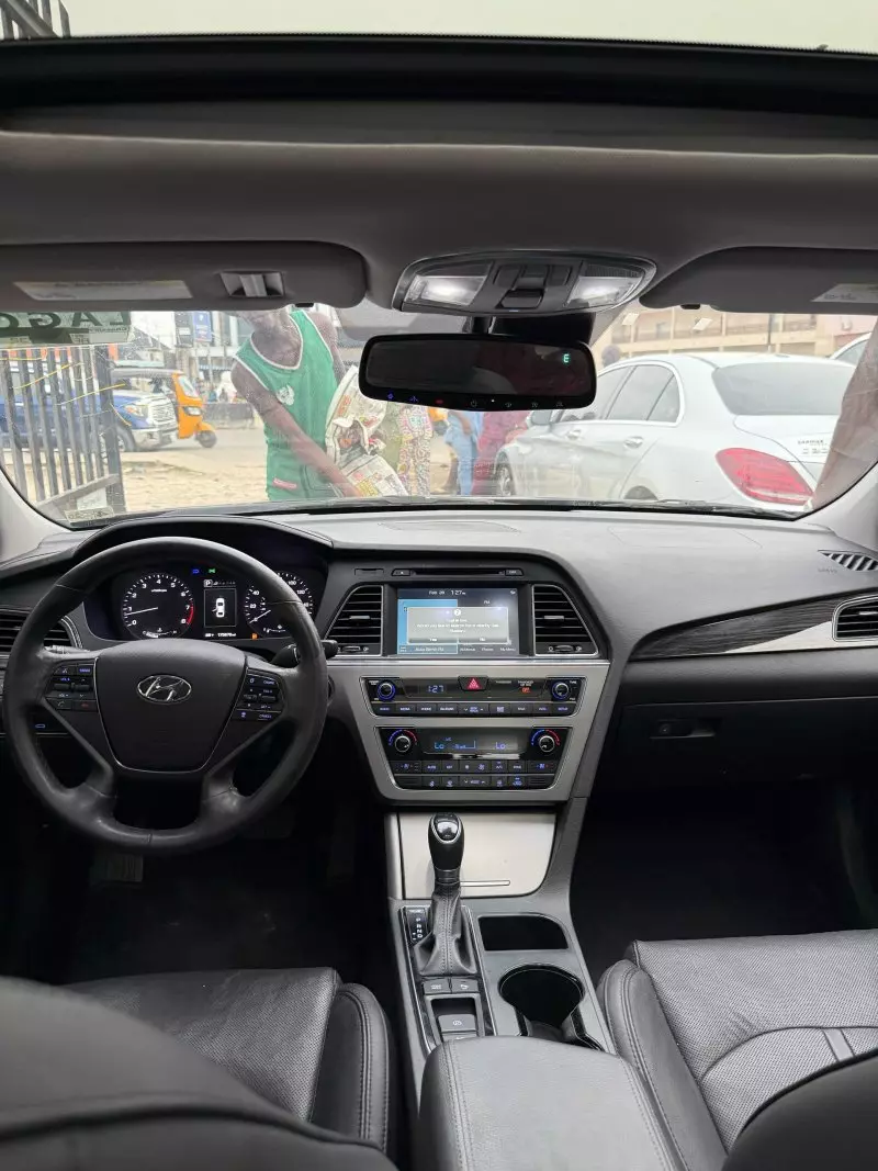 Hyundai Sonata   - 2015