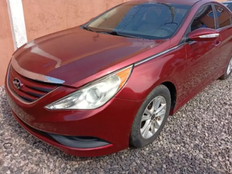 Hyundai Sonata   - 2014