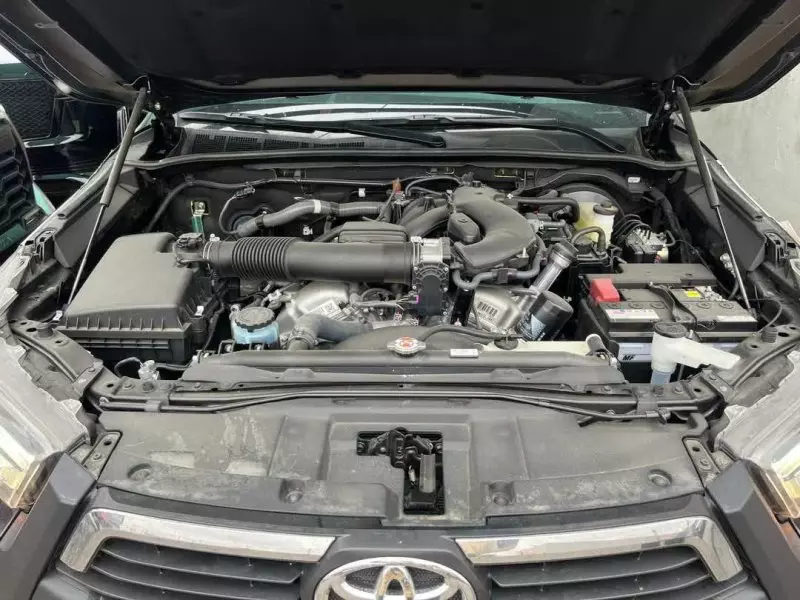 Toyota Hilux   - 2025
