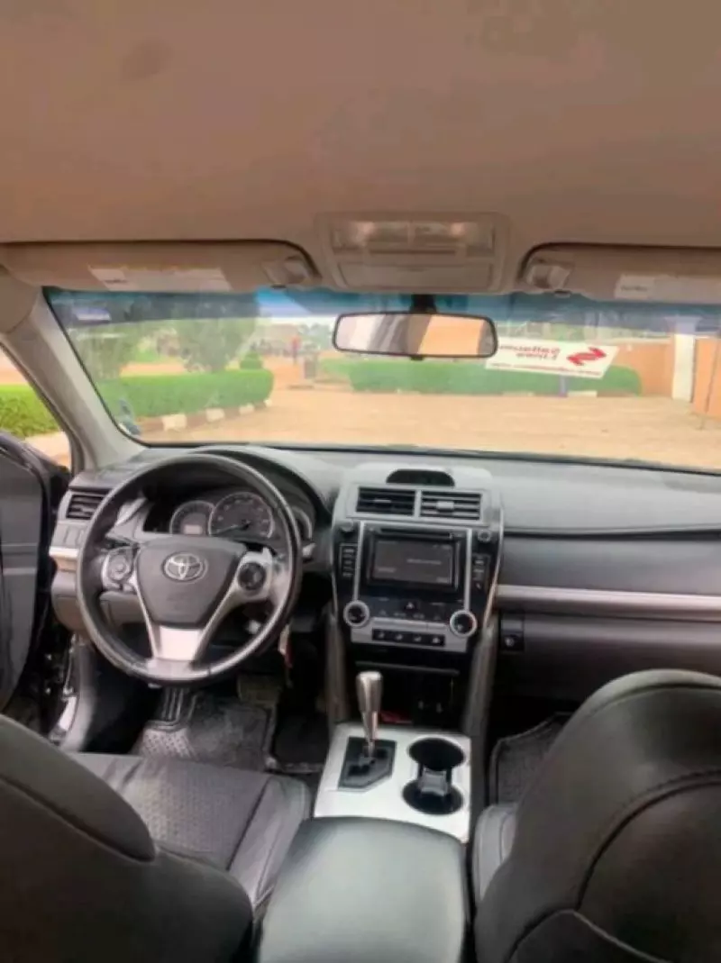 Toyota Camry   - 2014