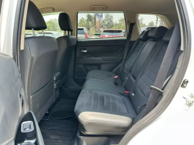 Mitsubishi OUTLANDER   - 2018