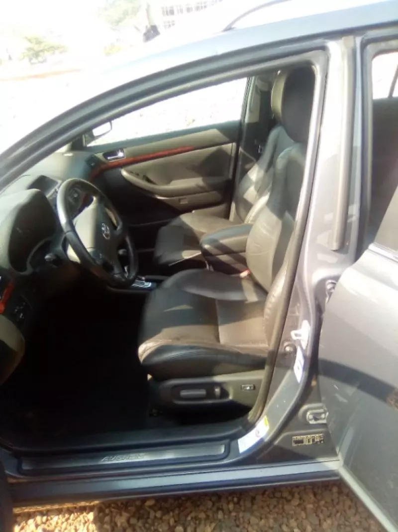 Toyota Avensis - 2005