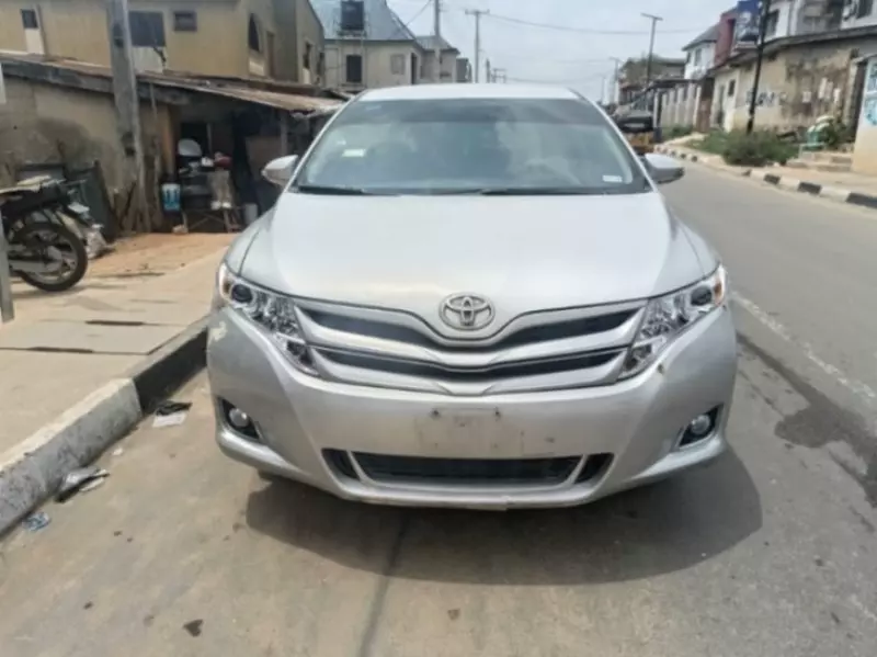 Toyota Venza   - 2013
