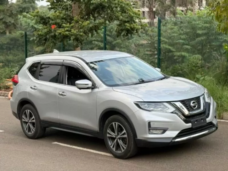 Nissan EXTRAIL HYBRID   - 2018