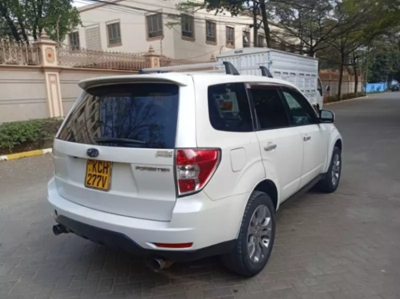 Subaru Forester   - 2010