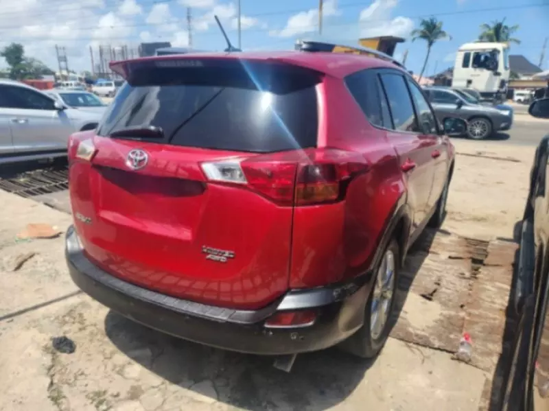 Toyota RAV 4   - 2015