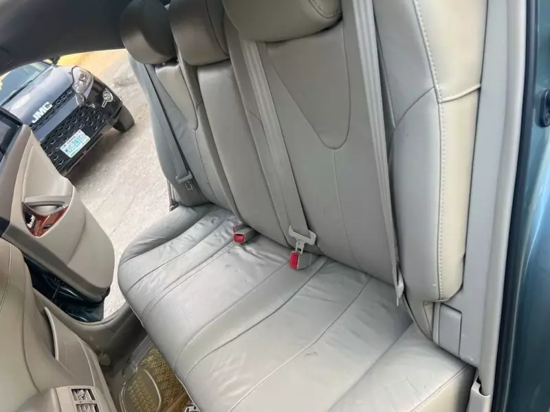 Toyota Camry   - 2011