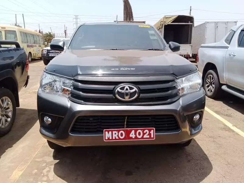 Toyota Hilux   - 2016