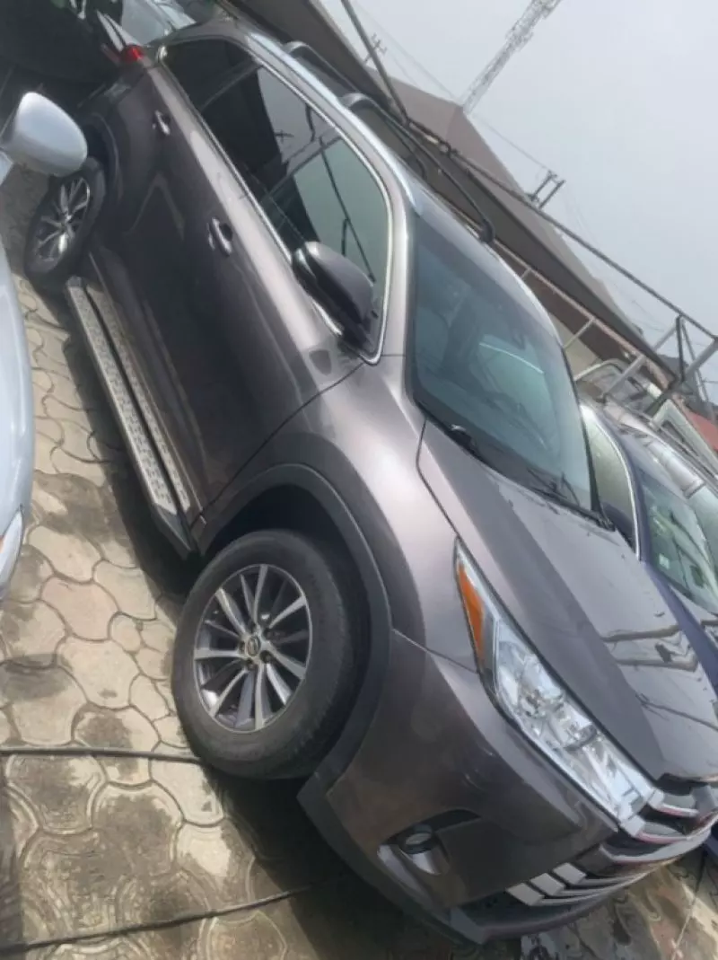 Toyota Highlander   - 2018