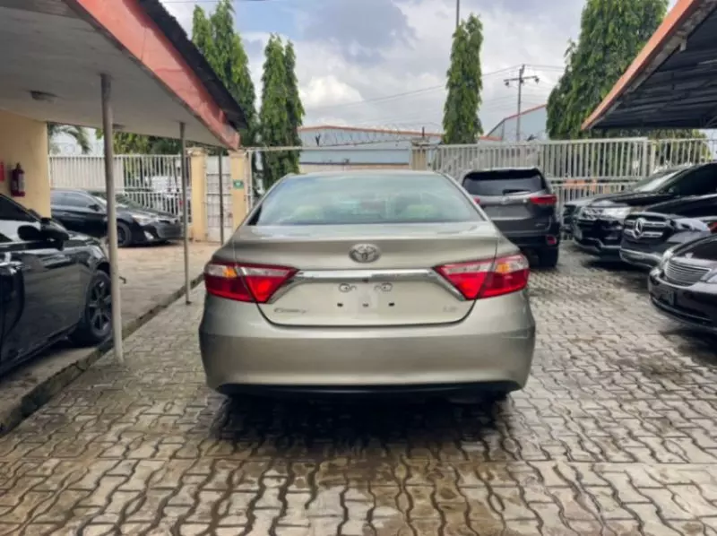 Toyota Camry   - 2015