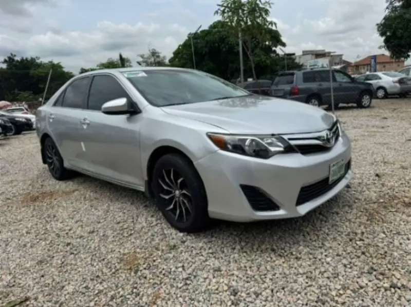 Toyota camry   - 2013