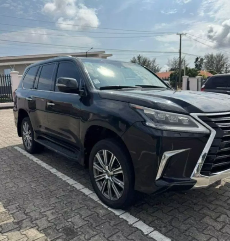 Lexus LX   - 2017