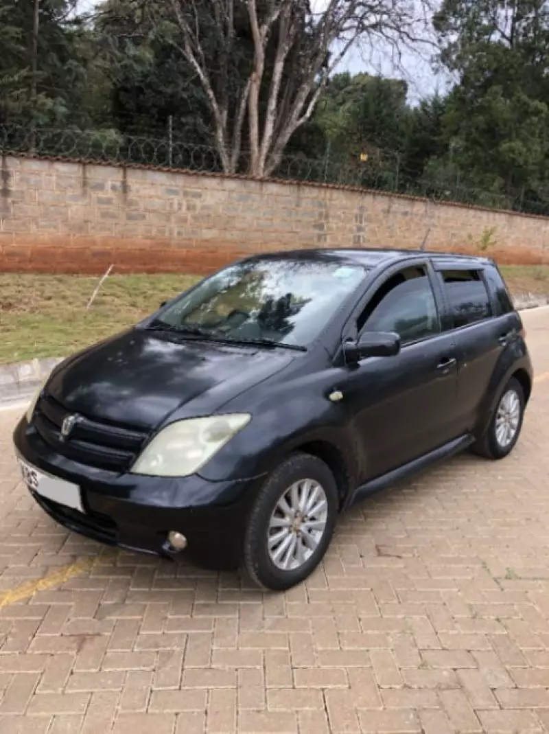Toyota Ist    - 2003