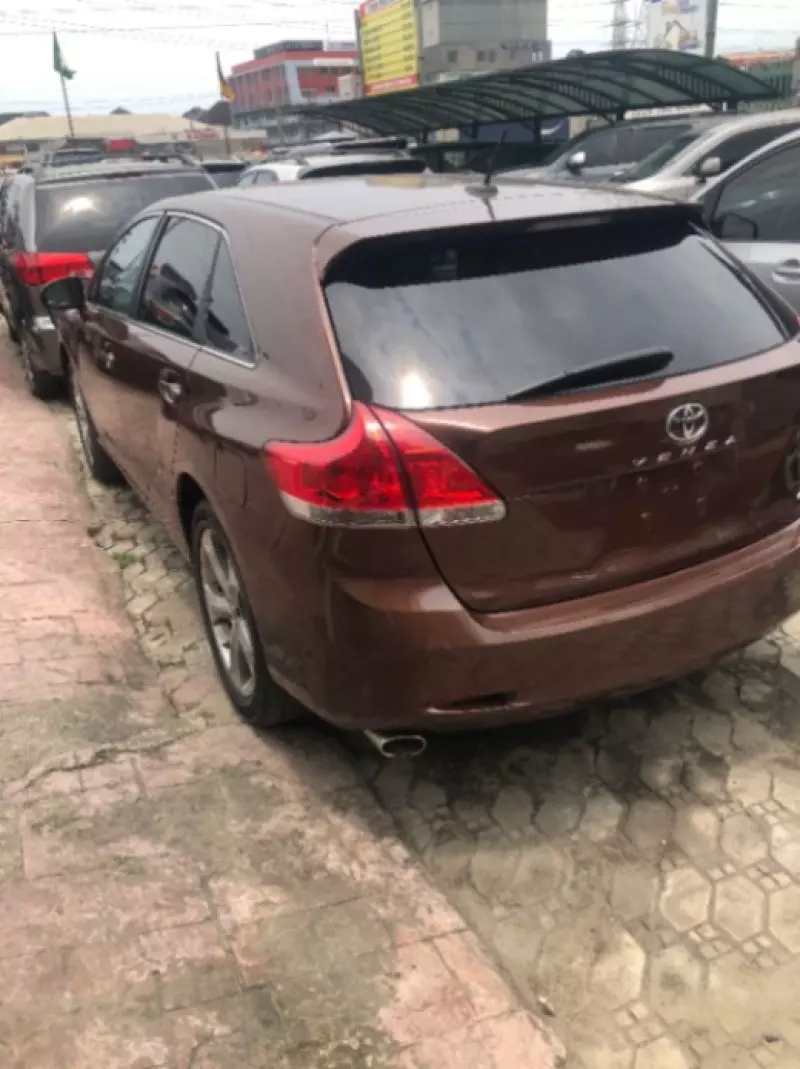 Toyota Venza   - 2013