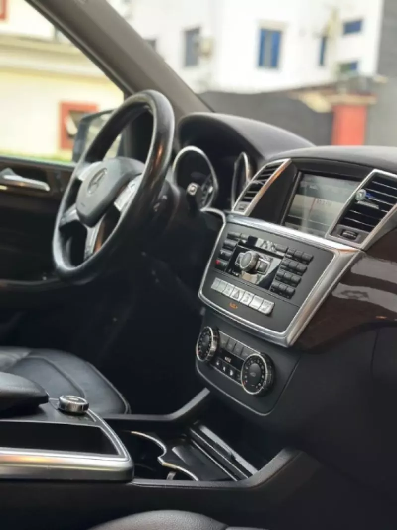 Mercedes-Benz ML 350   - 2012