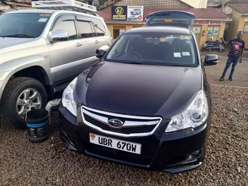 Subaru Legacy   - 2010