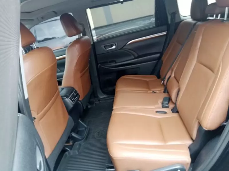 Toyota Highlander   - 2019