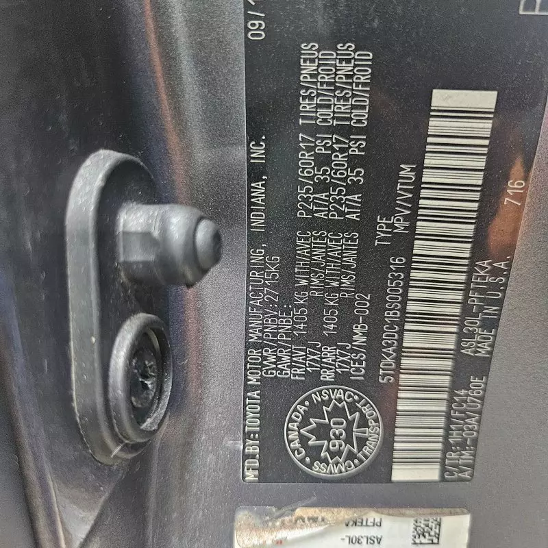 Toyota Sienna   - 2011