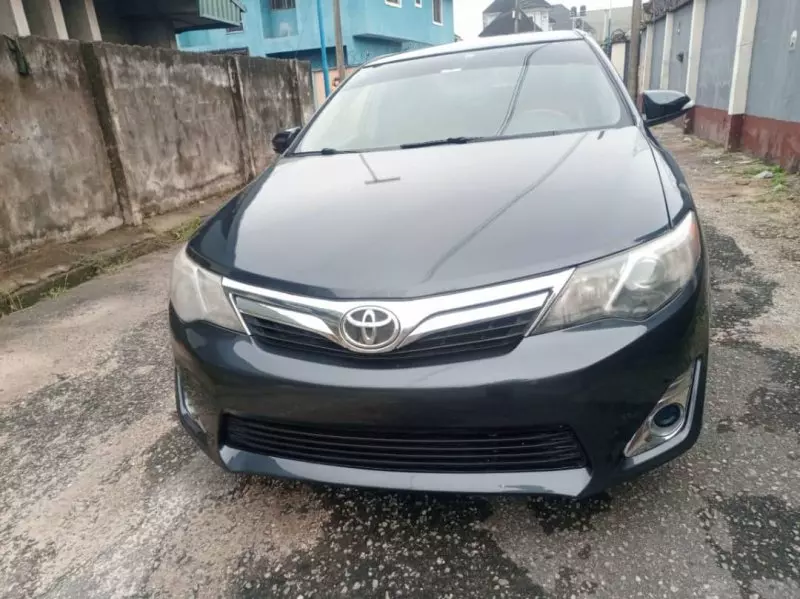 Toyota Camry   - 2012