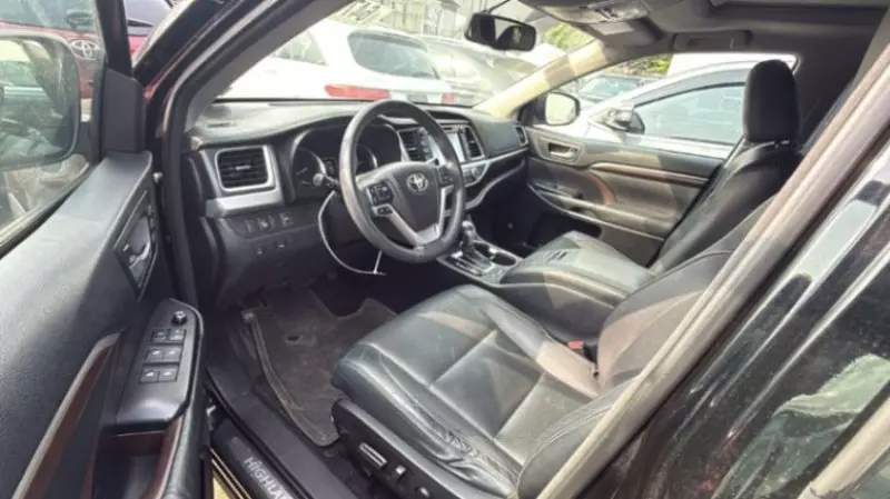 Toyota Highlander   - 2015